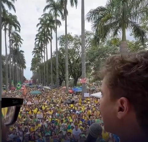 Nikolas Ferreira participa de ato “Acorda Brasil” em Belo Horizonte