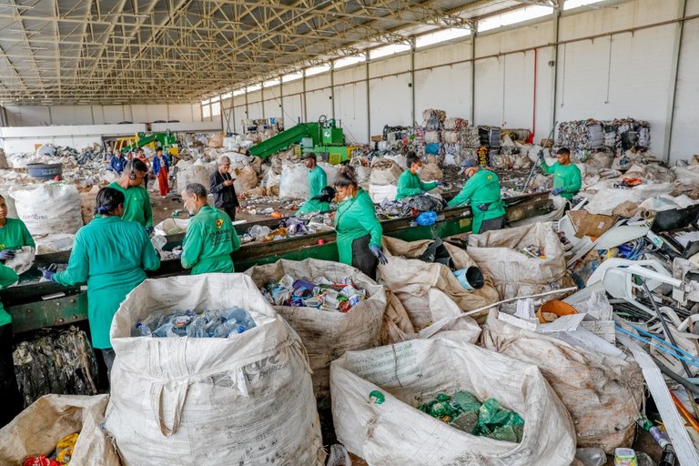 Governo esclarece que reforma tributária não criará imposto sobre venda de materiais recicláveis