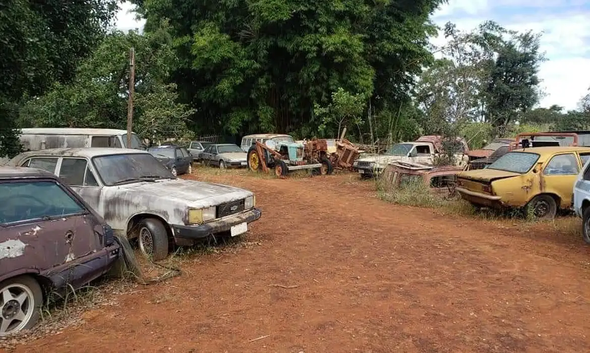 Brasília (DF),  18/03/2026 - Ferro velho.
Foto: Carros antigos/Facebook