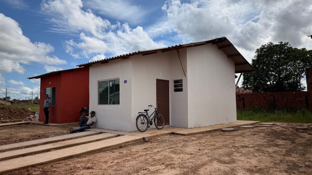 As casas tem 44,05 metros quadrados, com dois quartos, sala de estar, cozinha, banheiro e área de serviço | Foto: ContilNet