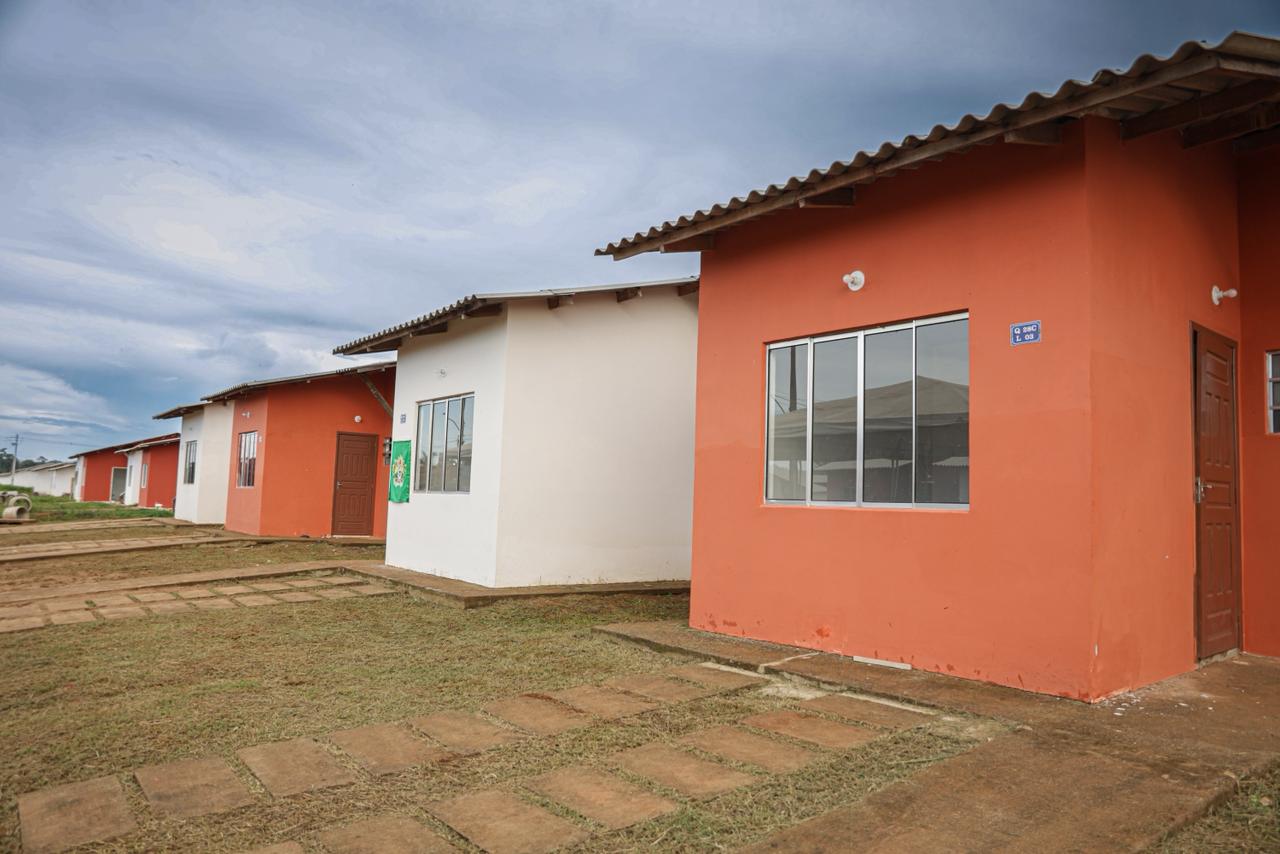 Casas entregues com o apoio do governo federal/Foto: José Caminha/Secom