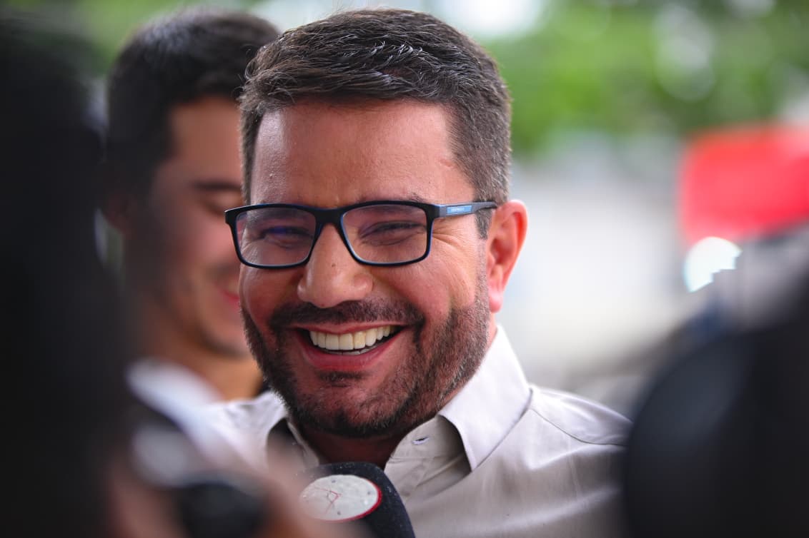 O governador disse que a inauguração é um presente para a população.