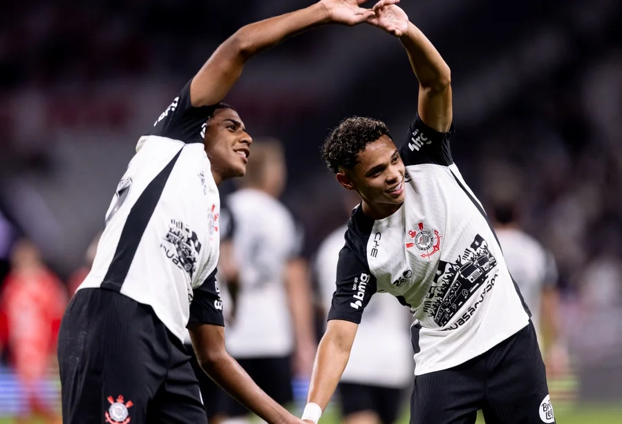 Chapecoense x Corinthians onde assistir ao vivo escalações é a pergunta de milhares de torcedores que acompanham o duelo das 21h30. Enquanto o Timão busca encostar no G-4, a Chape luta para se afastar da zona de rebaixamento.