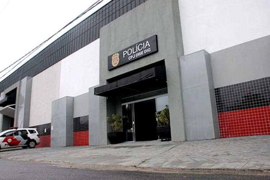 A Polícia Civil da Praia Grande, no litoral sul de São Paulo, investiga um cenário aterrador por trás da morte dos pequenos Henry Miguel Coelho Santana (4 anos) e Pedro Henrique Araújo Santana (6 anos).