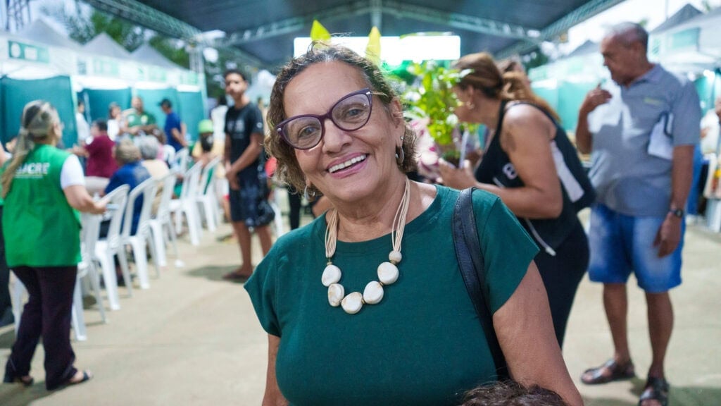 Psicóloga Marilyn Lyra incentivou o plantio de árvores como forma de promover a preservação ambiental e a conscientização climática