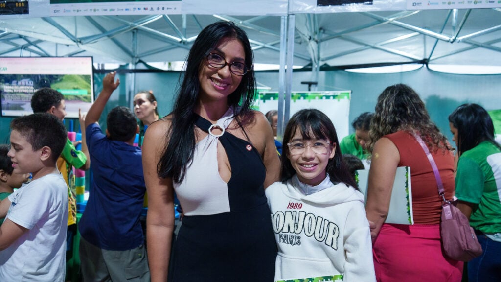 Advogada Keila Jessias levou a sobrinha, Carla Yara, de 10 anos, para participar e aproveitar as atividades de educação ambiental