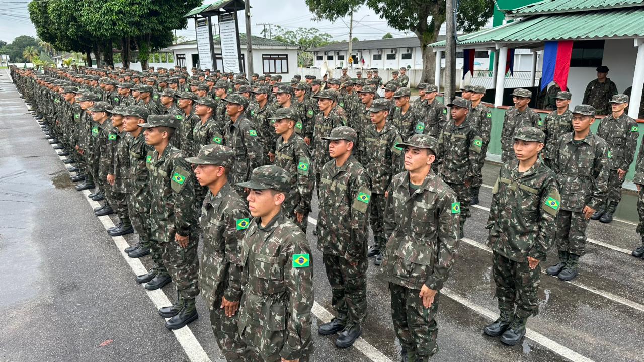 Exército Brasileiro incorpora 130 novos recrutas no 61º BIS