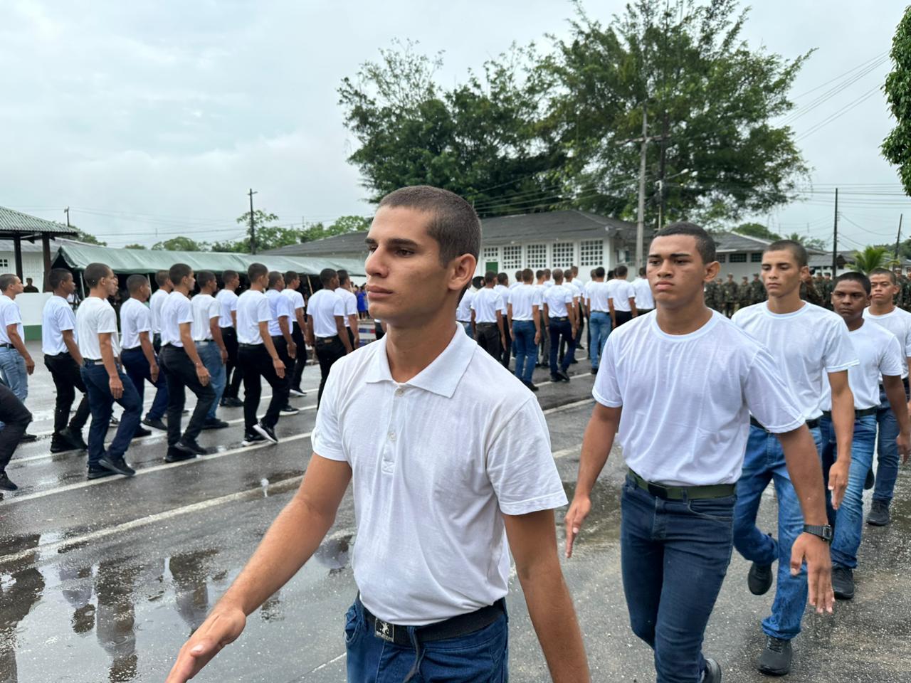 A solenidade marcou oficialmente a entrada dos jovens nas fileiras do Exército