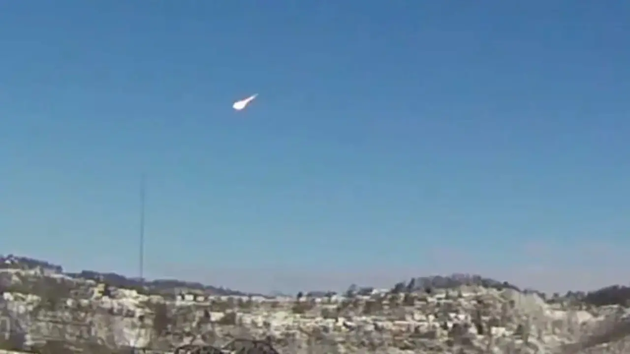 Bola de fogo cruza céu nos EUA, assusta moradores e é registrada por satélites
