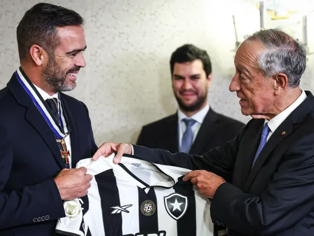 Artur Jorge foi condecorado com grau de comendador da Ordem do Infante D. Henrique em Portugal (Rodrigo Antunes/Lusa) Artur Jorge foi condecorado com grau de comendador da Ordem do Infante D. Henrique em Portugal (Rodrigo Antunes/Lusa)