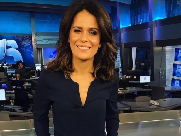 Adriana Araújo rompe o silêncio sobre saída da Record: “Situação traumática”