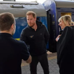 Em meio ao conflito com a Rússia, príncipe Harry faz visita à Ucrânia Em meio ao conflito com a Rússia, príncipe Harry faz visita à Ucrânia