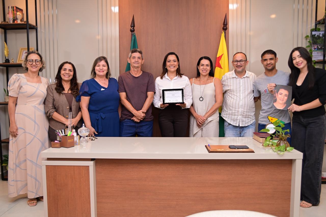 Vice-governadora Mailza celebra prêmio nacional de assistência social do Acre