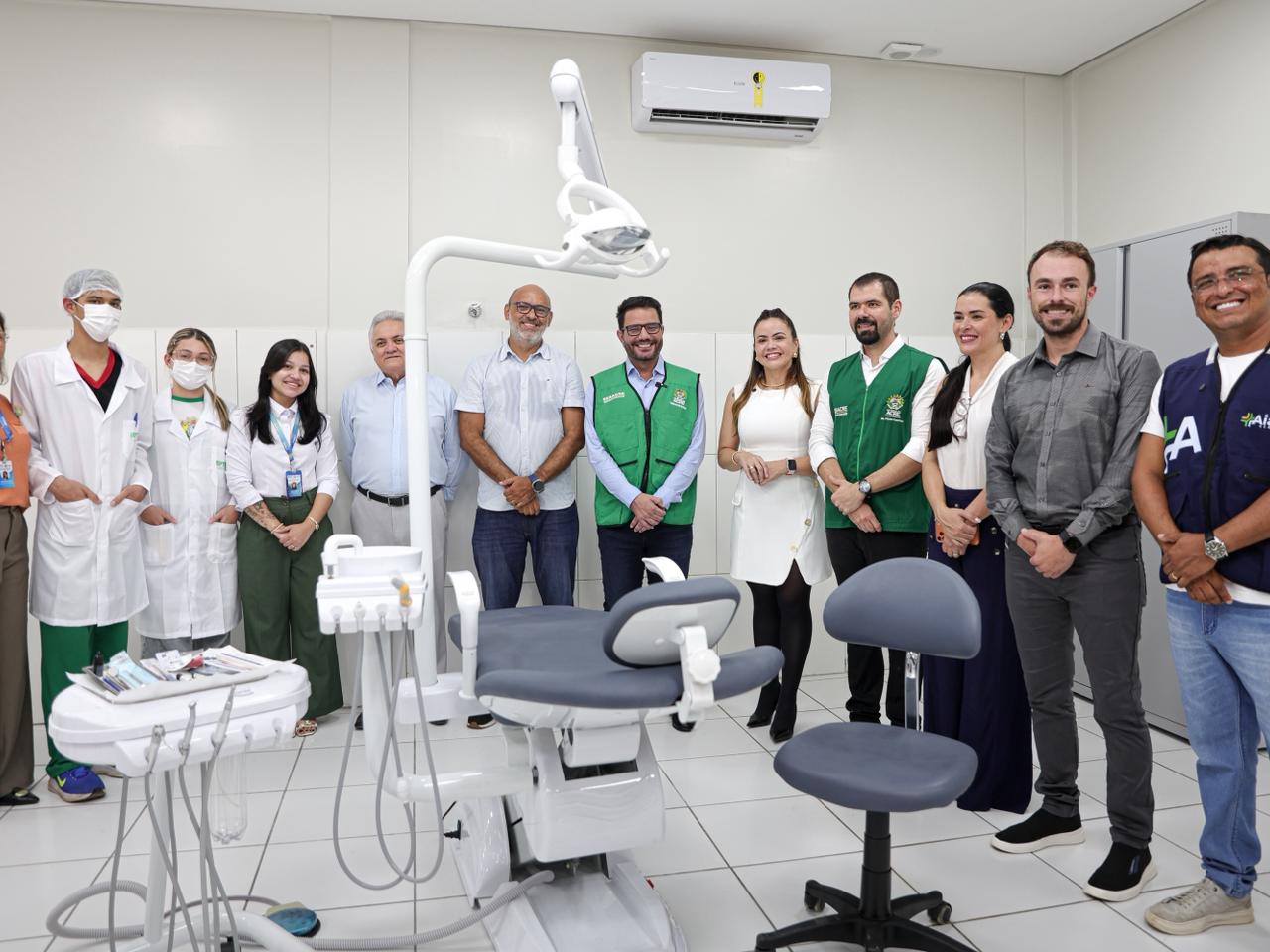 Gladson inaugurou a Escola de Saúde Pública nesta quinta