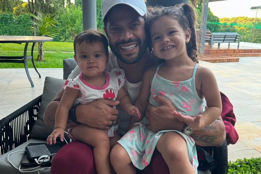 O jogador do Atlético-MG, Hulk Paraíba, utilizou suas redes sociais nesta sexta-feira (20/03) para relatar um momento de pânico vivido com sua filha caçula, Zaya, de apenas 3 anos.