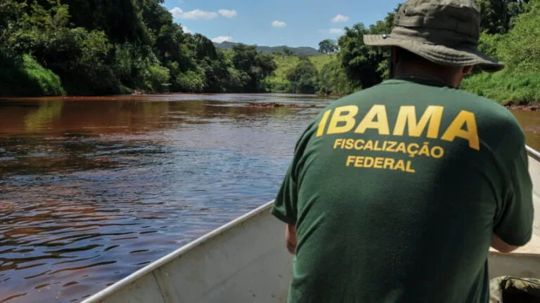 Ibama apreende 67 redes e autua pescadores durante operação