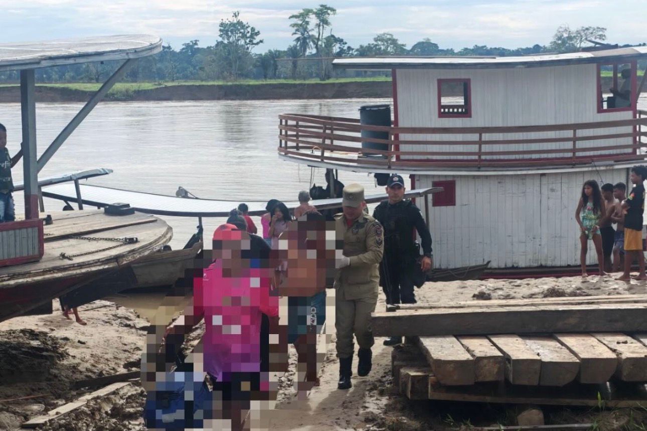 Idoso baleado em tentativa de homicídio chega ferido de canoa