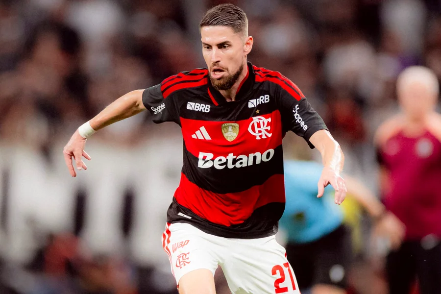 O Flamengo decidiu não ficar em silêncio diante da polêmica envolvendo o volante Jorginho Frello e a cantora americana Chappell Roan.