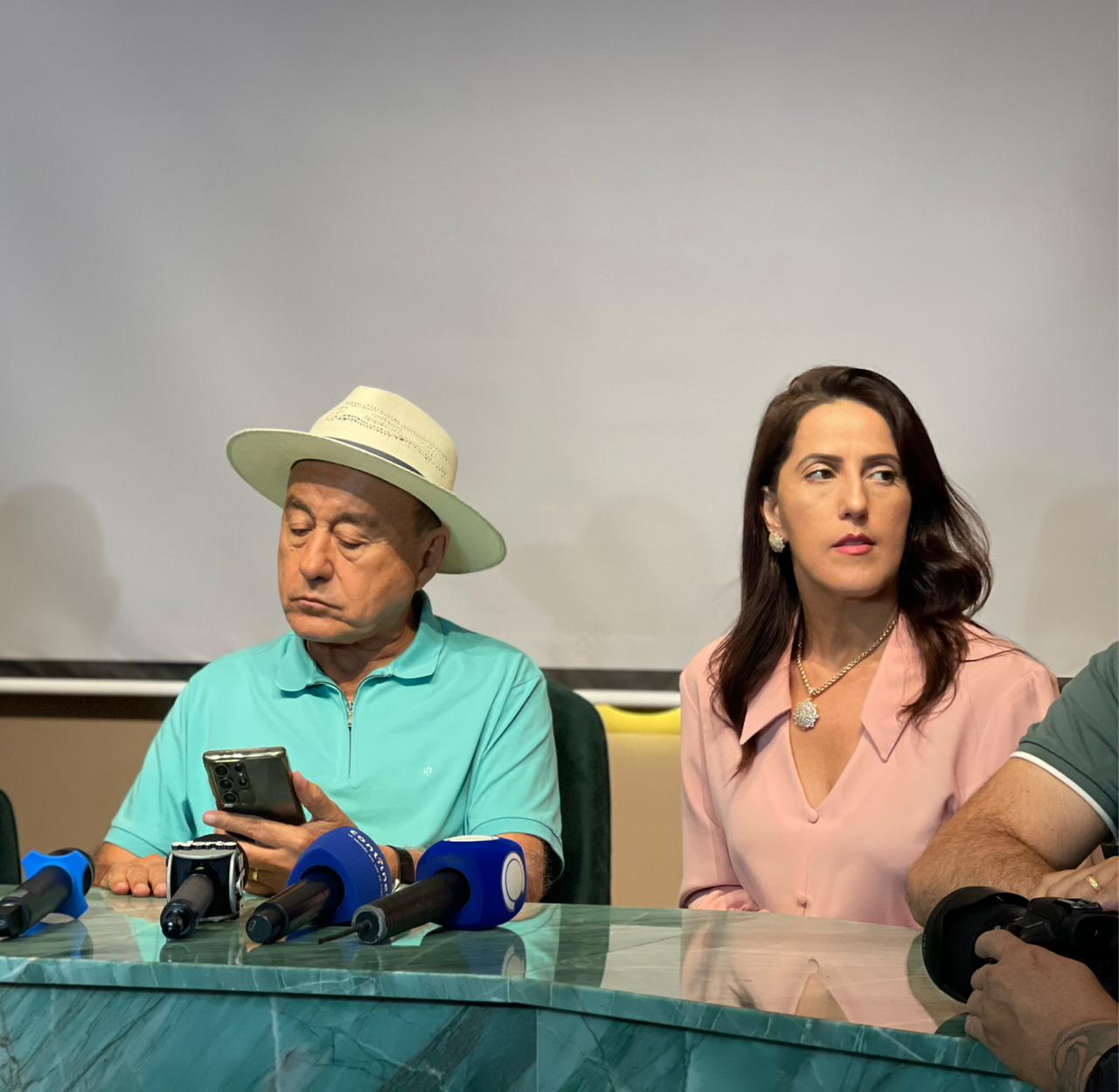 Durante a coletiva, Bocalom também comentou sobre a possibilidade de a esposa integrar uma chapa para a Câmara FederalDurante a coletiva, Bocalom também comentou sobre a possibilidade de a esposa integrar uma chapa para a Câmara FederaDurante a coletiva, Bocalom também comentou sobre a possibilidade de a esposa integrar uma chapa para a Câmara FederaDurante a coletiva, Bocalom também comentou sobre a possibilidade de a esposa integrar uma chapa para a Câmara Federa
