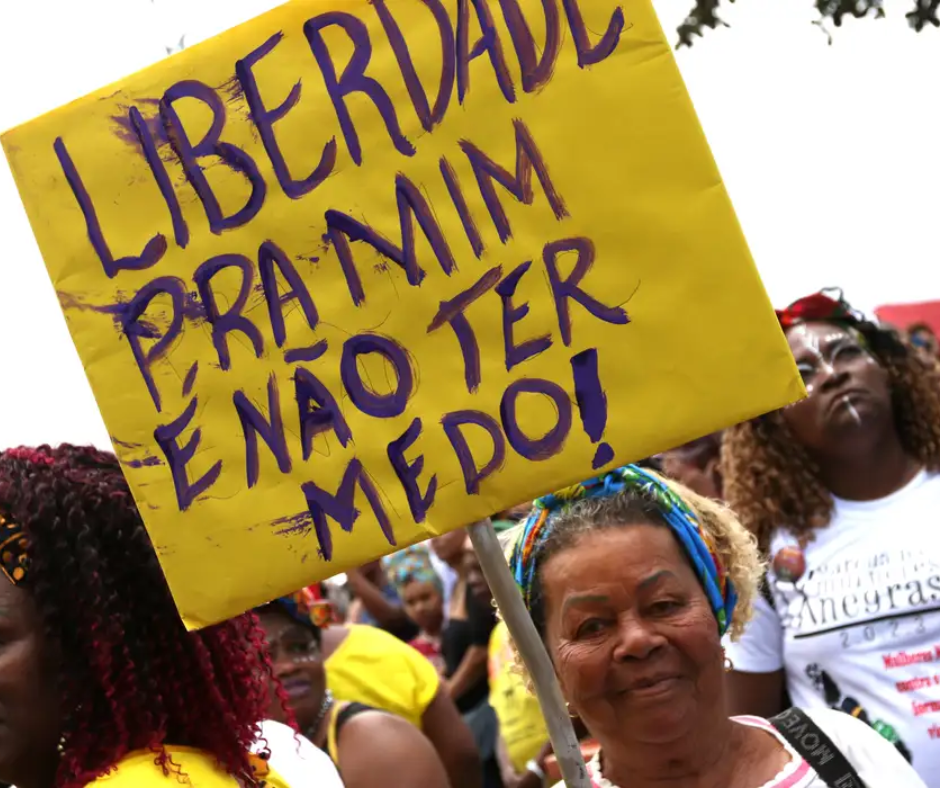 Senado aprova projeto que equipara misoginia ao crime de racismo