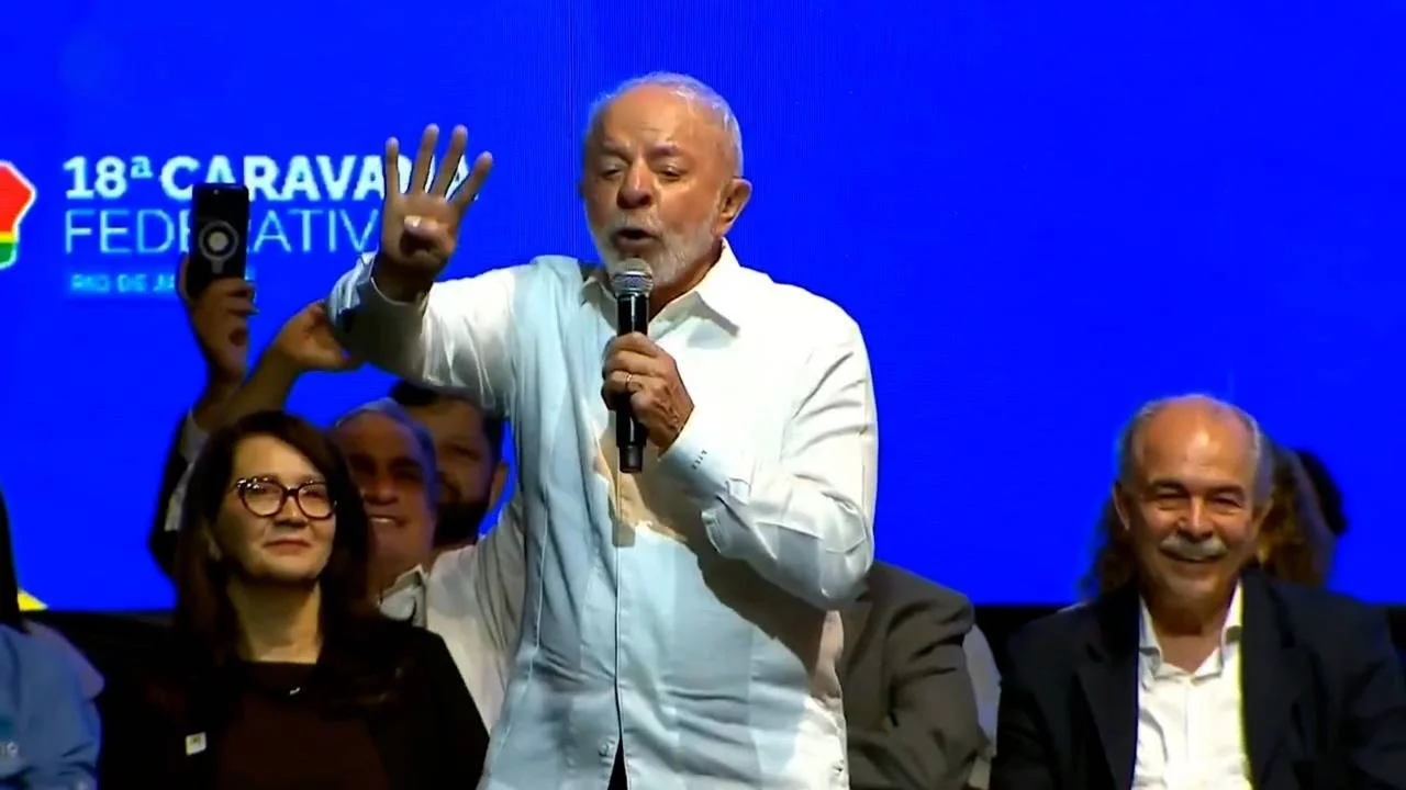 “Treine, seu puto”, diz Lula ao rebater críticas e ironizar boatos