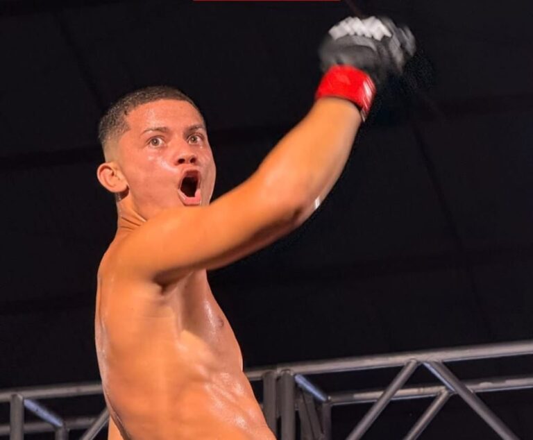Aos 18 anos, lutador acreano conquista vitória e busca patrocinador para impulsionar carreira
