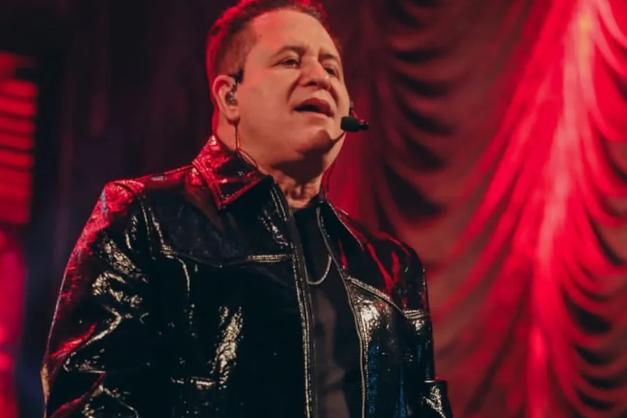 O cantor Marrone, que faz dupla com Bruno, precisou ser submetido a uma nova intervenção cirúrgica na madrugada desta quinta-feira (26/03).