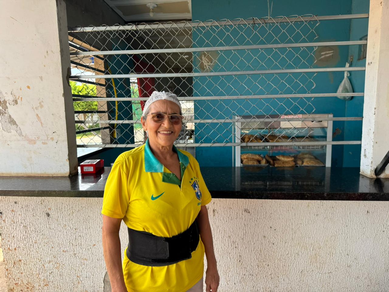 Cada diploma conquistado pelos filhos carrega o sabor das saltenhas e pastéis vendidos com esforço