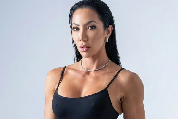 Michele Umezu, mãe de filho de Ronaldo Fenômeno