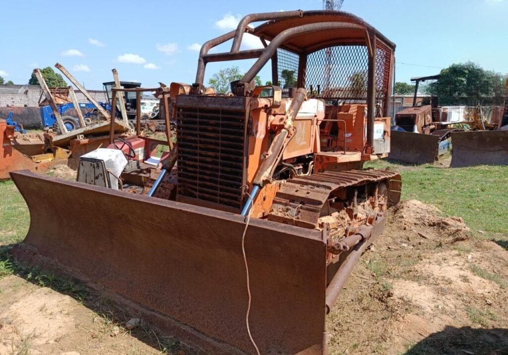 o lote do leilão é composto por maquinários que já foram utilizados pelo Deracre