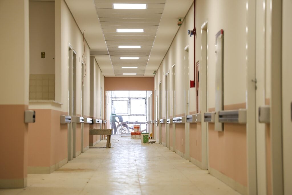 Governo avança com obra da nova maternidade e destaca melhorias na saúde