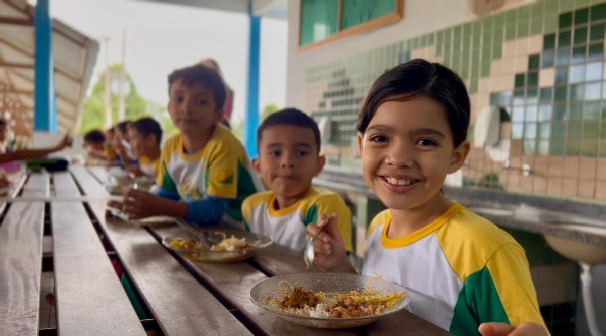 Educação formaliza contrato de R$ 59 mil para merenda escolar