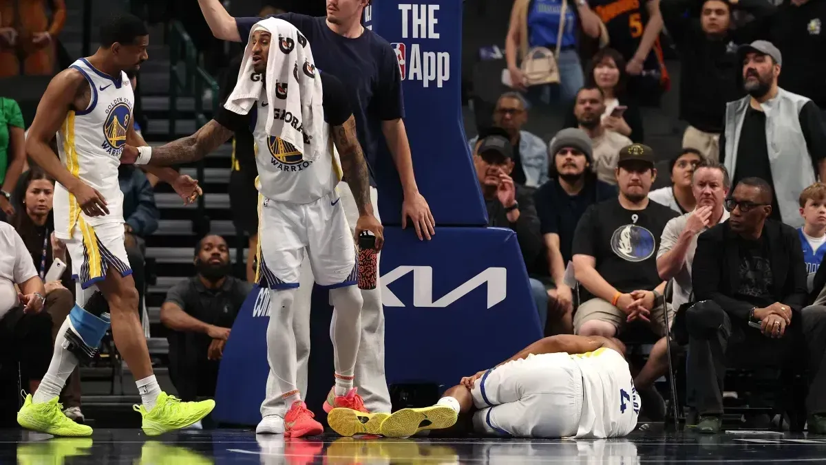 O mundo do basquete parou na noite desta segunda-feira (23/03) durante o duelo entre Golden State Warriors e Dallas Mavericks. Em uma cena descrita por comentaristas como "assustadora", o ala-armador Moses Moody sofreu uma grave lesão no joelho nos instantes finais da prorrogação, precisando ser retirado de quadra em uma maca sob os gritos de dor que ecoaram pelo American Airlines Center.