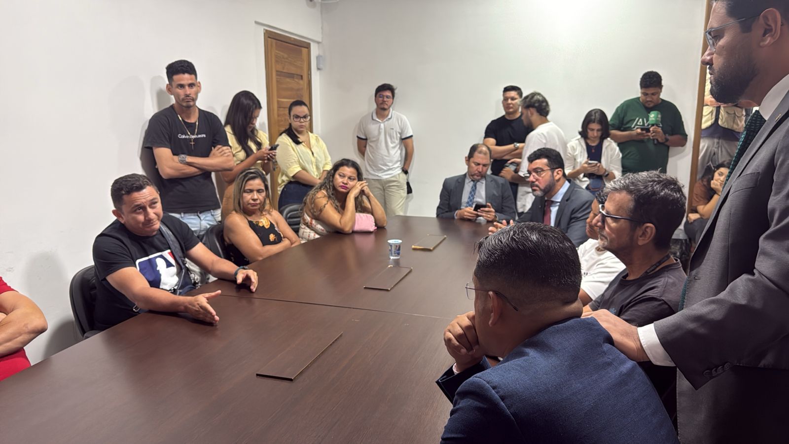 Vereadores recebem ex-funcionários da empresa Ricco Transportes