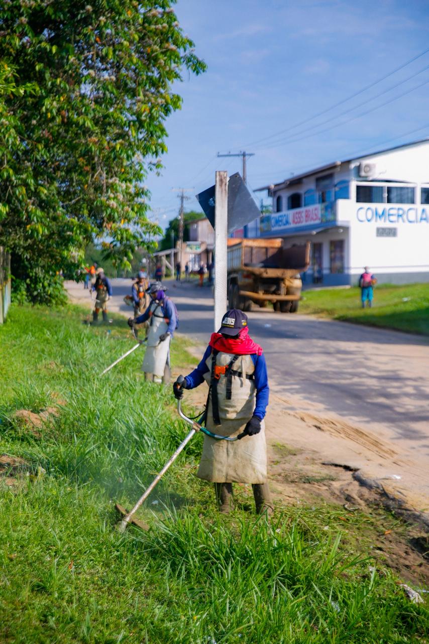 Prefeitura de Cruzeiro do Sul realiza mutirão de limpeza