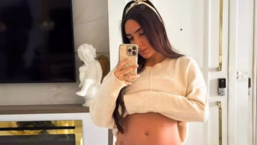 A família Camargo se prepara para dar as boas-vindas à pequena Florença. A arquiteta Amabylle Eiroa, esposa de Igor Camargo, usou suas redes sociais neste fim de semana para mostrar que o talento profissional e o amor materno estão caminhando juntos.