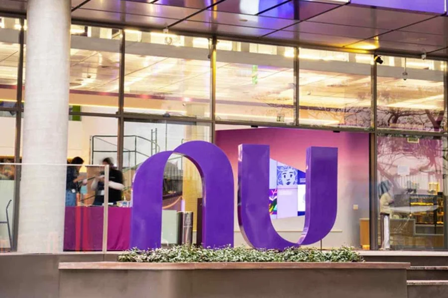 “Indícios de ilícitos”: Nubank bloqueia contas e deixa clientes sem acesso ao dinheiro