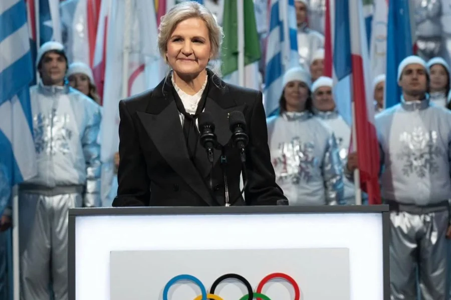 O Comitê Olímpico Internacional (COI) anunciou, nesta quinta-feira (26/03), uma mudança drástica que promete redefinir os critérios de competição mundial. A partir das Olimpíadas de Los Angeles 2028, a elegibilidade para a categoria feminina será determinada pela ausência do gene SRY (Region Y determinante do sexo), marcador presente no cromossomo Y e associado ao desenvolvimento biológico masculino.