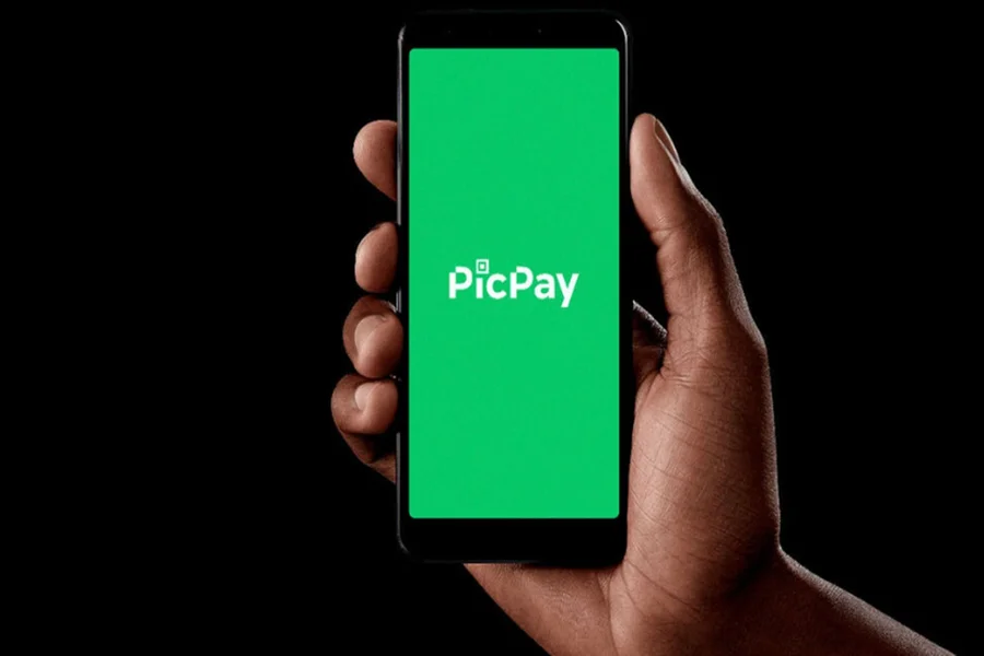 O Tribunal de Contas do Distrito Federal (TCDF) determinou a suspensão imediata de novos descontos nos contracheques de servidores do GDF vinculados ao banco digital PicPay.
