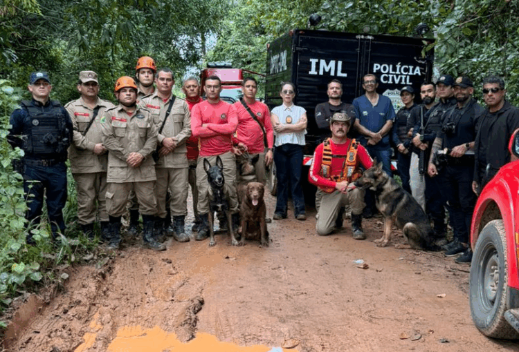 Equipes da Polícia Civil, Corpo de Bombeiros e Perícia Técnica atuaram de forma integrada na localização e exumação do corpo em área de mata na capital