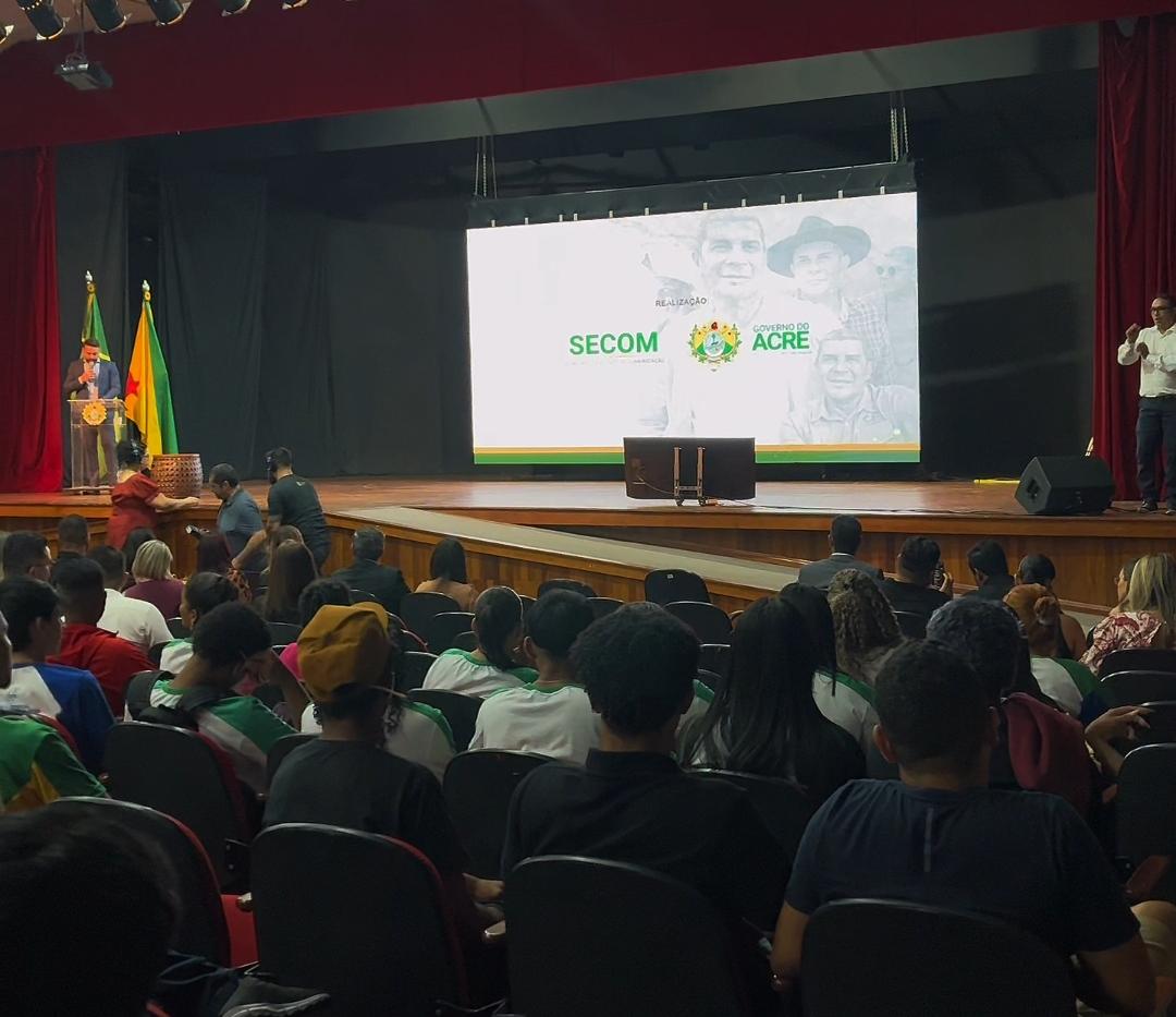 Lançamento do Prêmio de Comunicação movimenta profissionais e autoridades