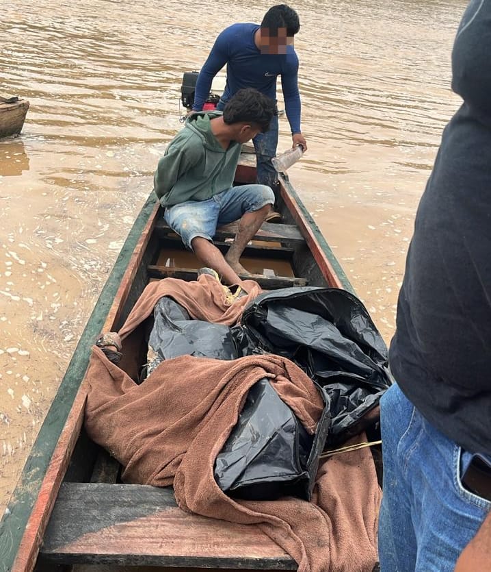 O homem foi encontrado deitado dentro da casa e recebeu voz de prisão em flagrante