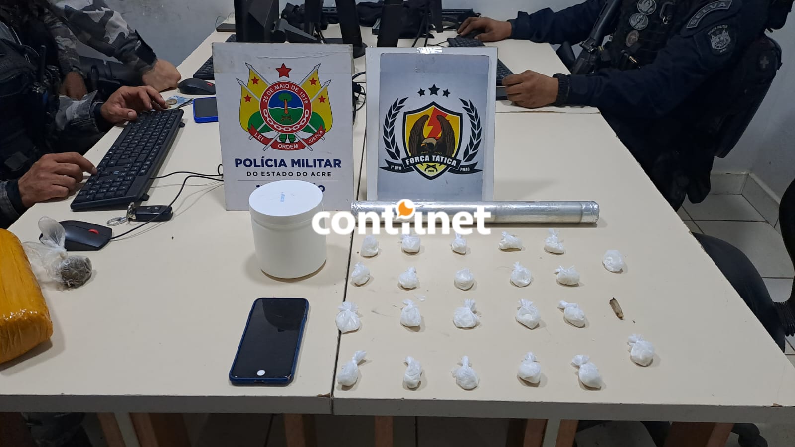 As drogas foram apreendidas