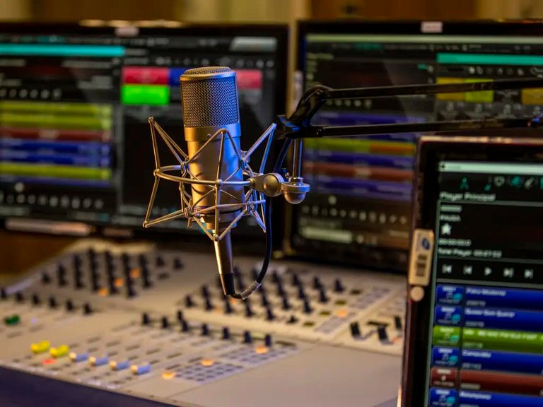 Contrato de energia para rádios públicas pode ultrapassar R$ 519 mil no Acre