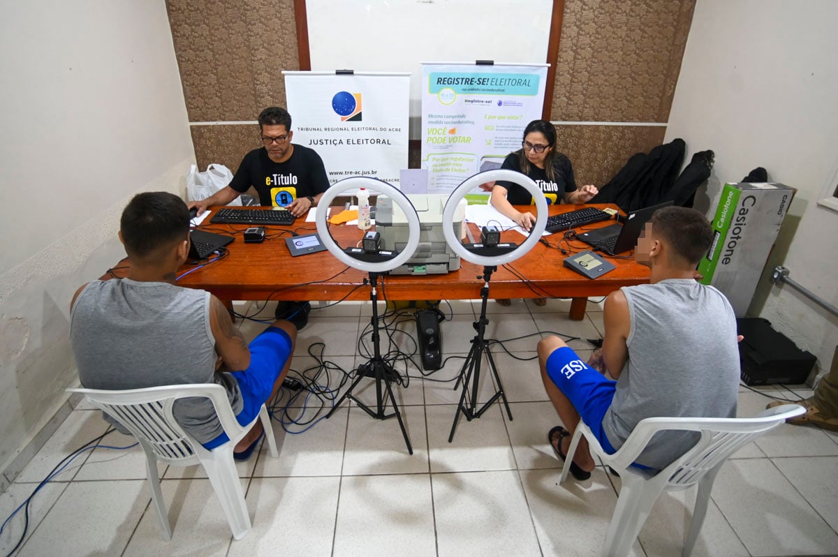 Justiça do Acre garante título de eleitor para 44 jovens socioeducandos