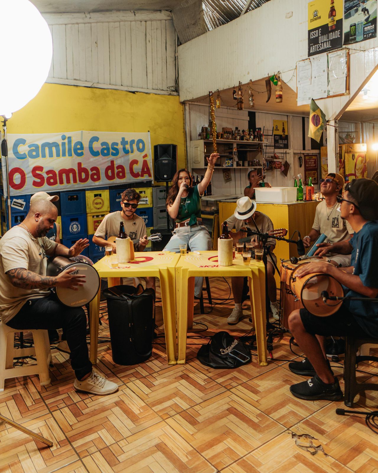 A própria artista foi responsável por idealizar e conduzir toda a produção do trabalho