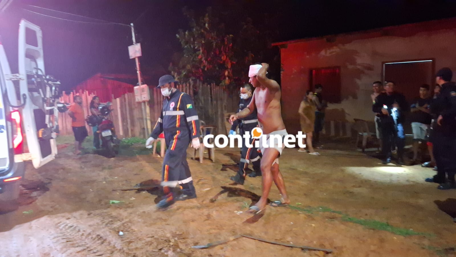 O jovem sofreu um corte profundo na região da testa