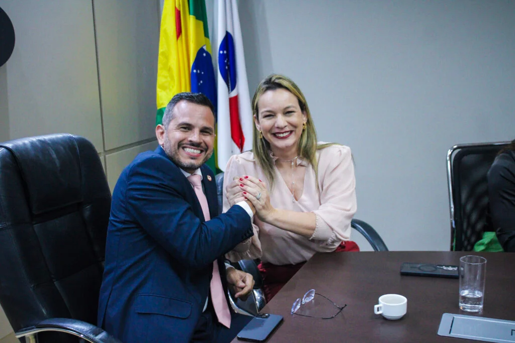 Rodrigo Aiache e Thaís Moura