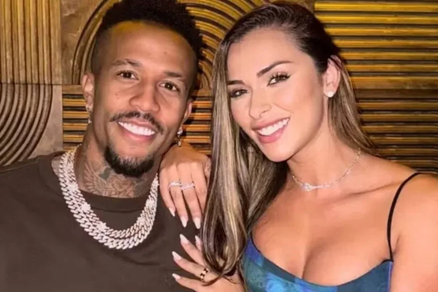 O "quadrado amoroso" mais famoso das redes sociais acaba de ganhar um novo capítulo repleto de fofura. Tainá Castro compartilhou com seus seguidores o exato momento em que revelou ao marido, o zagueiro Éder Militão, que ele será pai pela segunda vez.