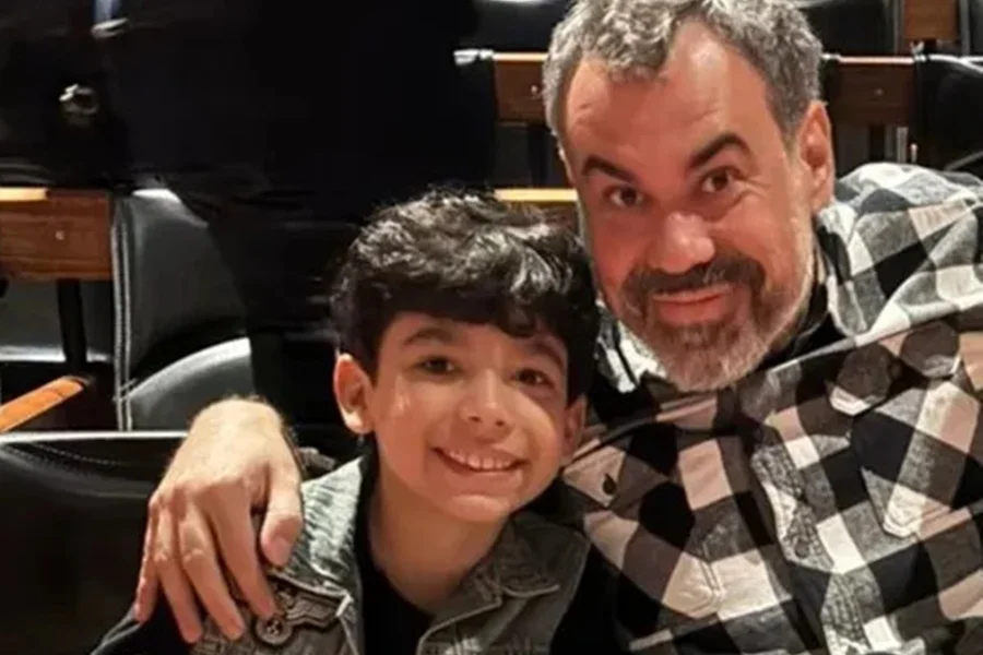 Humorista Vinicius Cacofonias perde filho de 9 anos após atropelamento